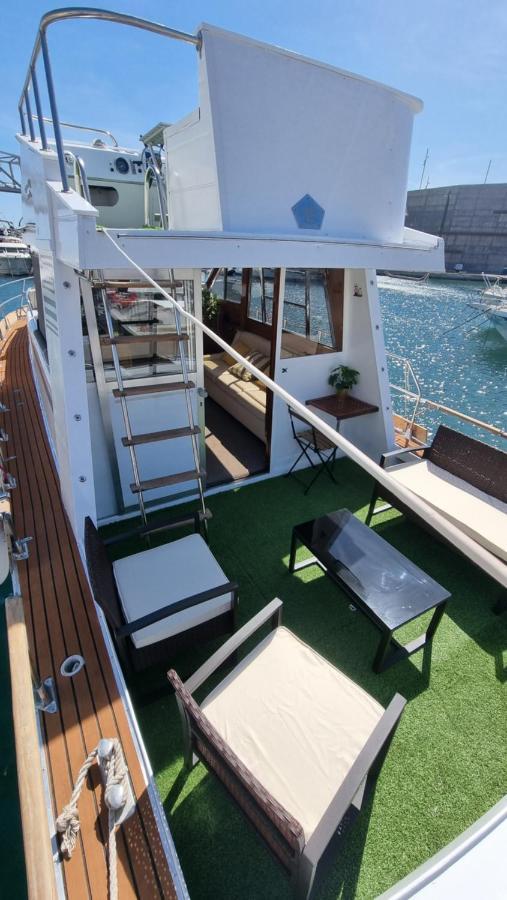 Charming Boat House In Barcelona With Big Terrace And Solarium Hotel Sant Adria de Besos Exterior photo