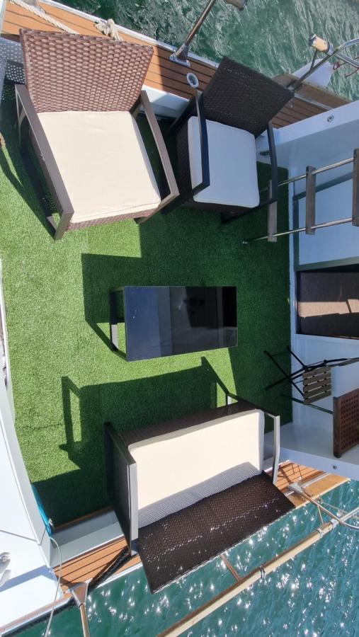 Charming Boat House In Barcelona With Big Terrace And Solarium Hotel Sant Adria de Besos Exterior photo
