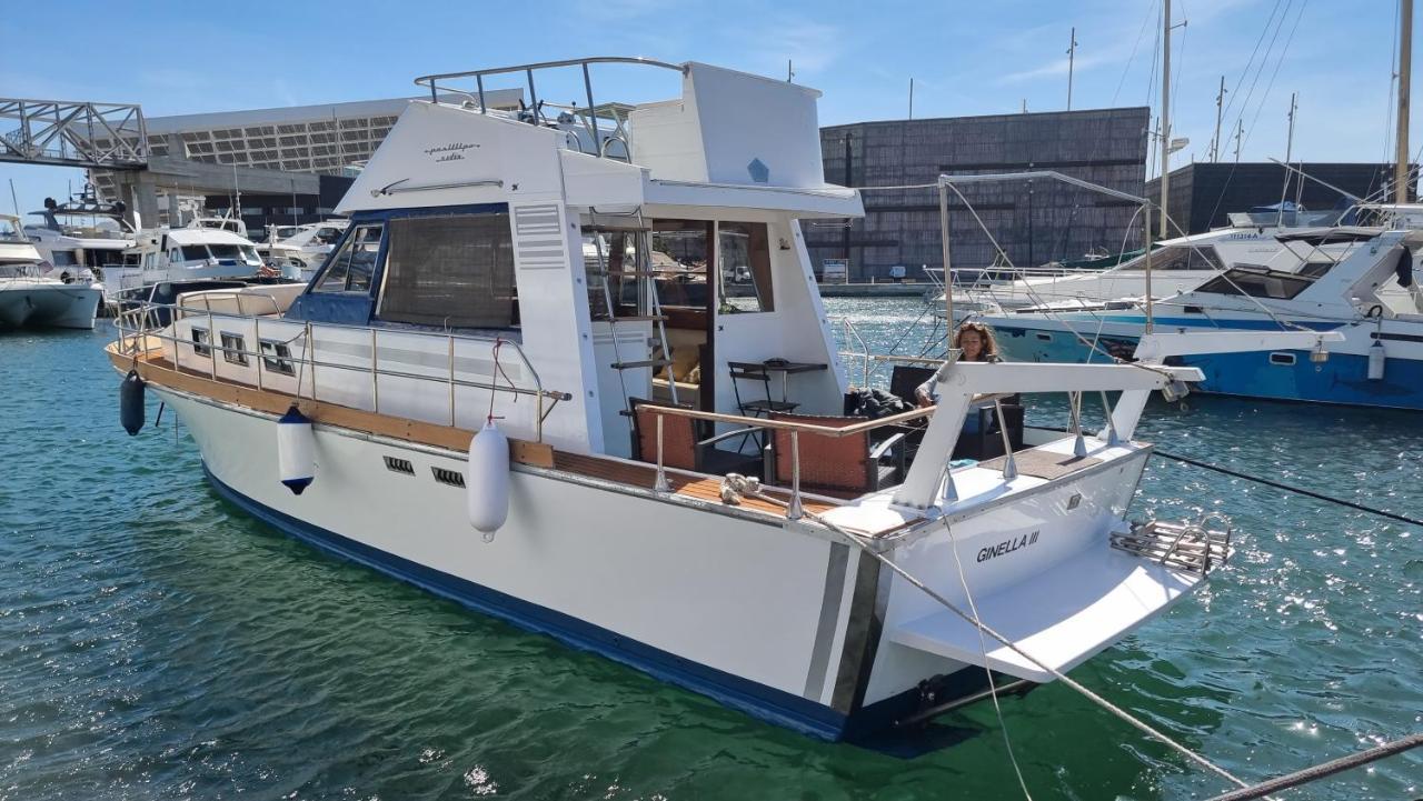 Charming Boat House In Barcelona With Big Terrace And Solarium Hotel Sant Adria de Besos Exterior photo