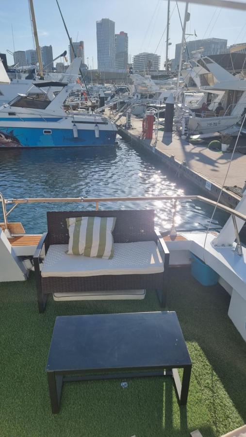 Charming Boat House In Barcelona With Big Terrace And Solarium Hotel Sant Adria de Besos Exterior photo